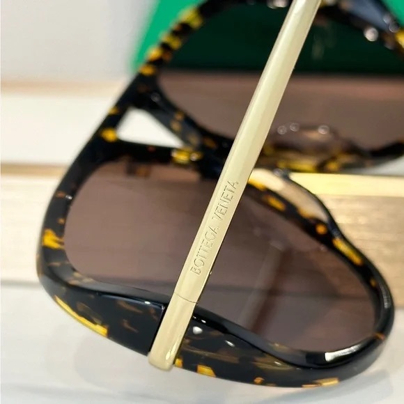 Bottega Veneta Women’s Sunglasses - Picture 8 of 8